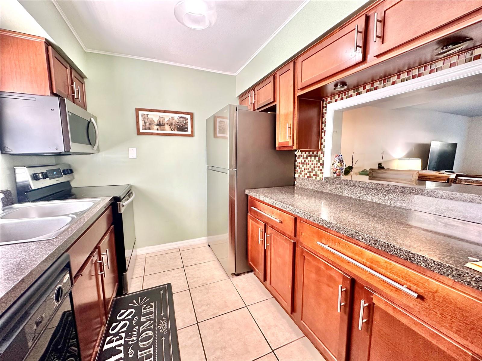 Image 3 of 12 For 3288 Bumby Avenue 1