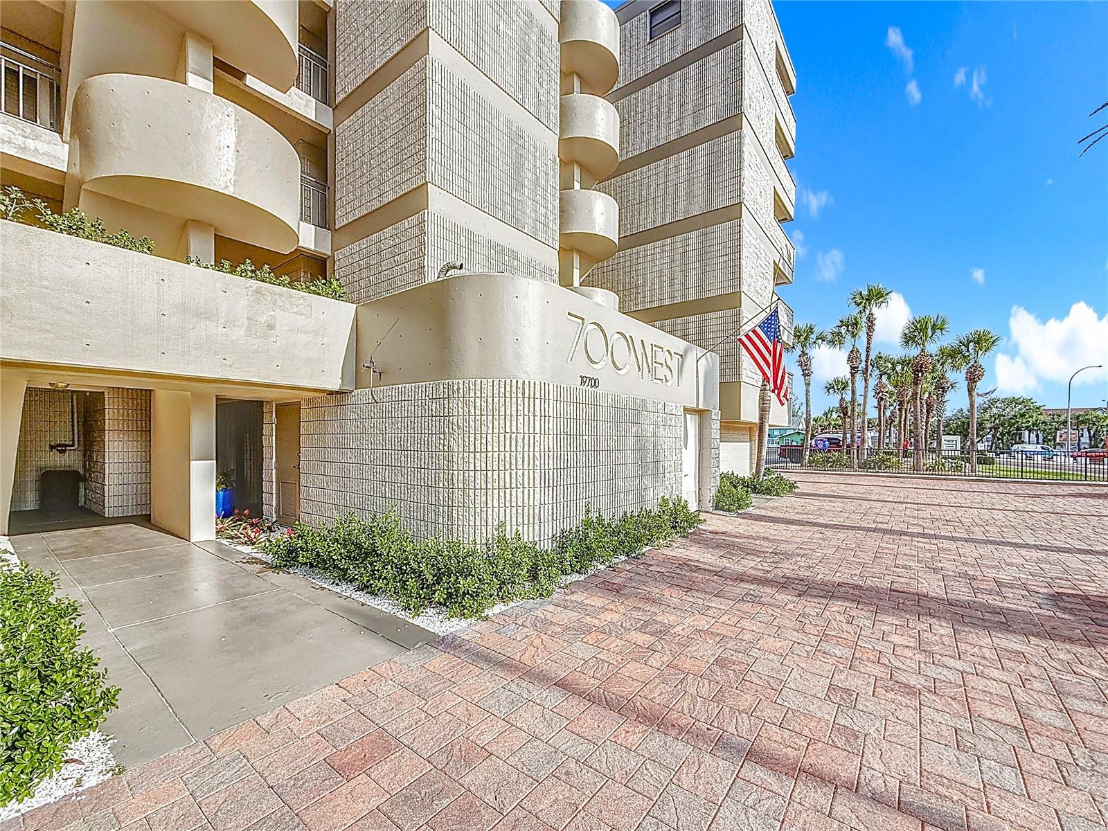 Image 2 of 96 For 19700 Gulf Boulevard 202