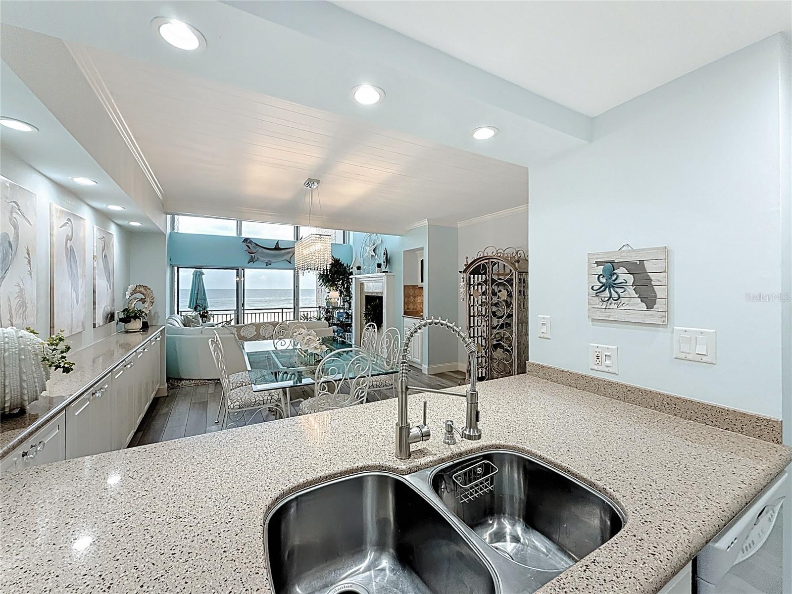 Image 30 of 96 For 19700 Gulf Boulevard 202