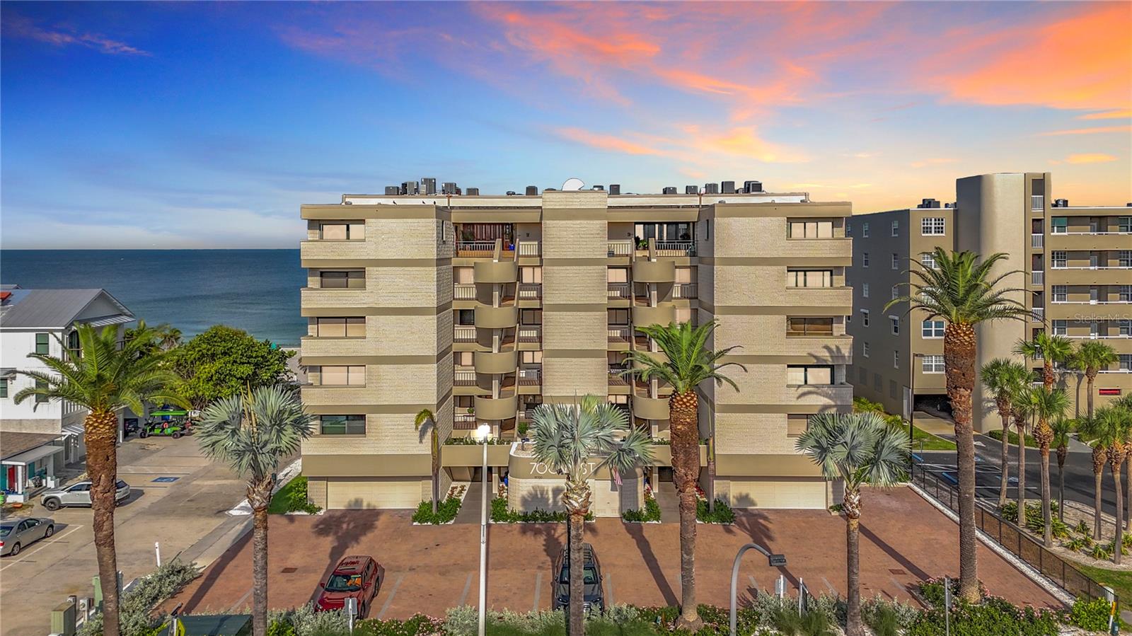 Image 76 of 96 For 19700 Gulf Boulevard 202