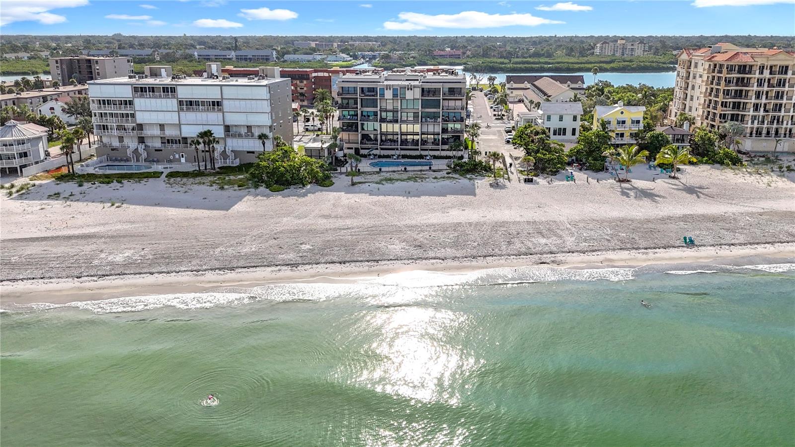 Image 88 of 96 For 19700 Gulf Boulevard 202