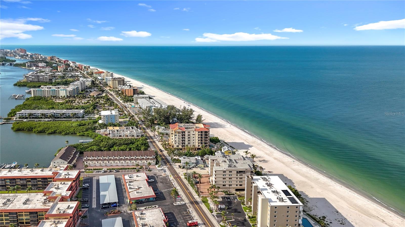Image 91 of 96 For 19700 Gulf Boulevard 202