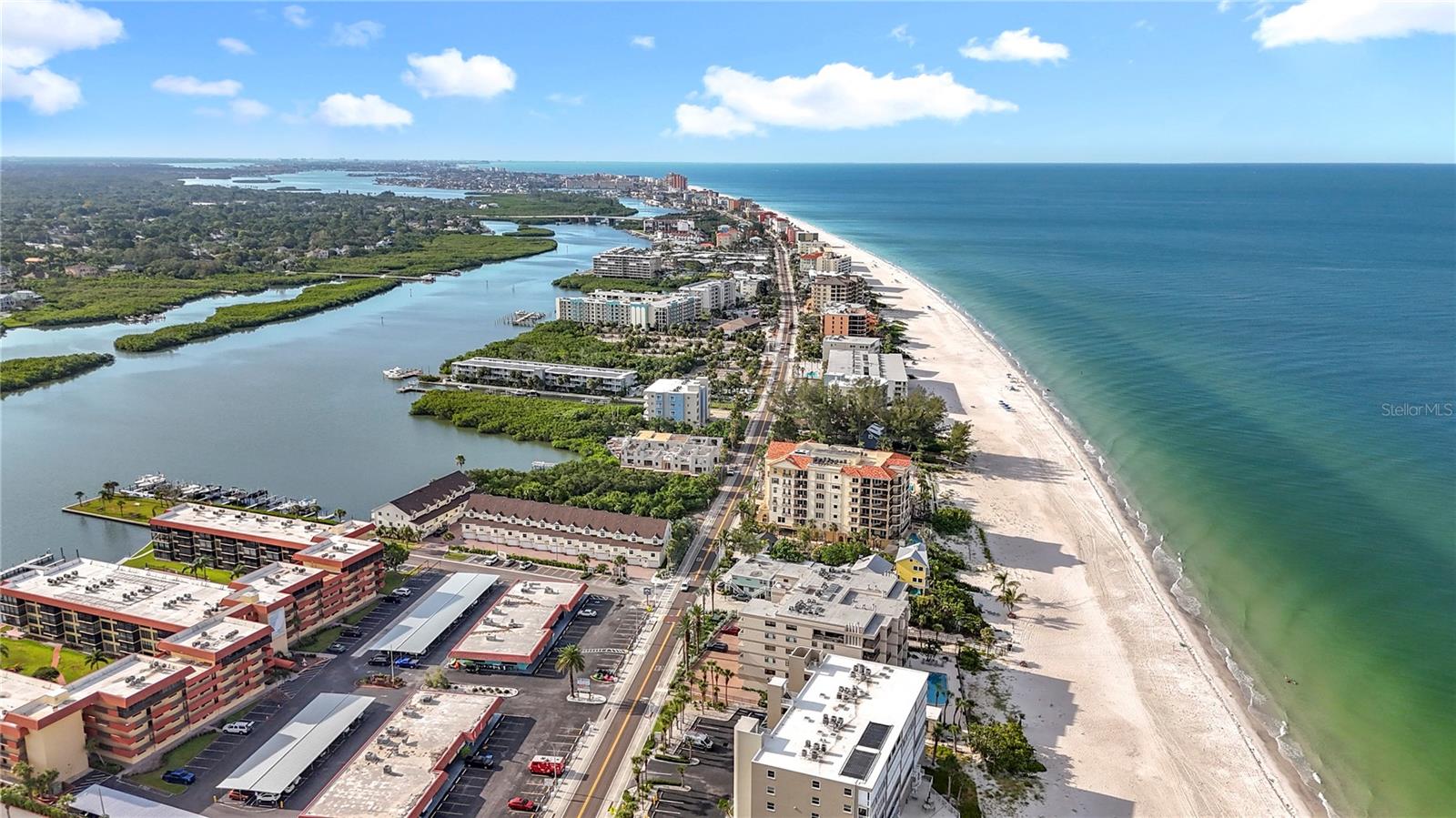 Image 92 of 96 For 19700 Gulf Boulevard 202