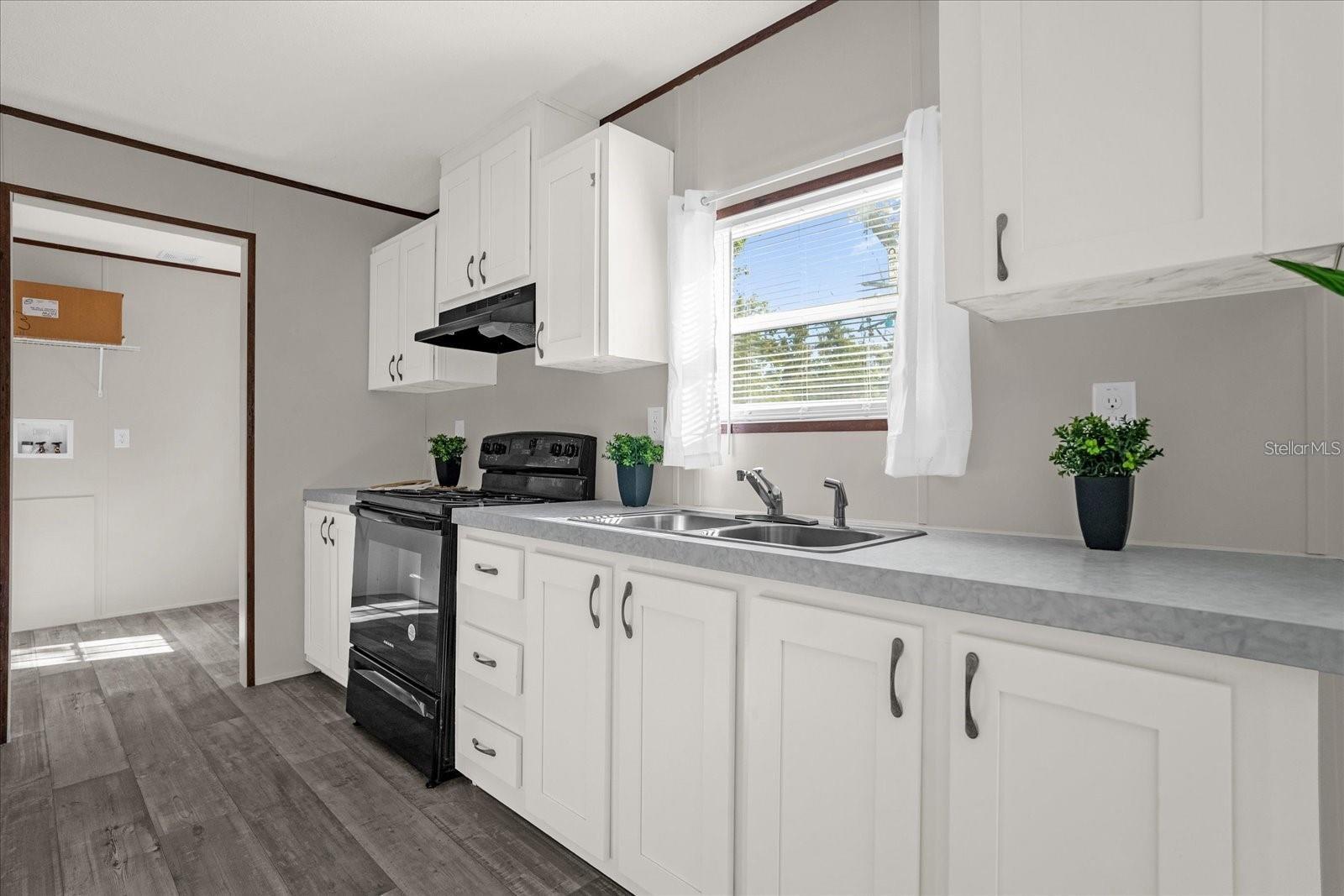 Image 9 of 32 For 2738 10th Street