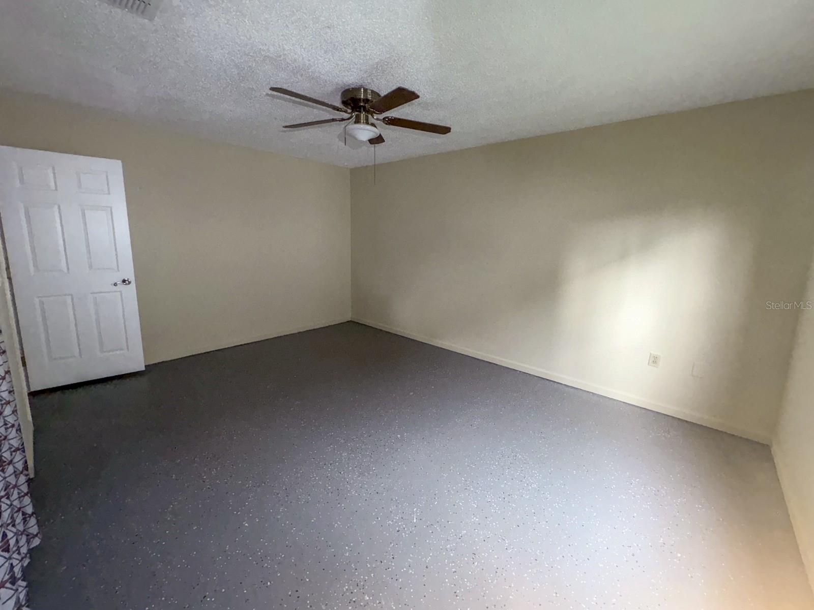 Image 4 of 9 For 840 Center Avenue 190