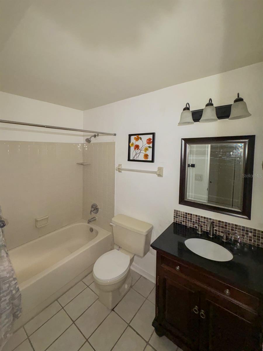 Image 5 of 9 For 840 Center Avenue 190