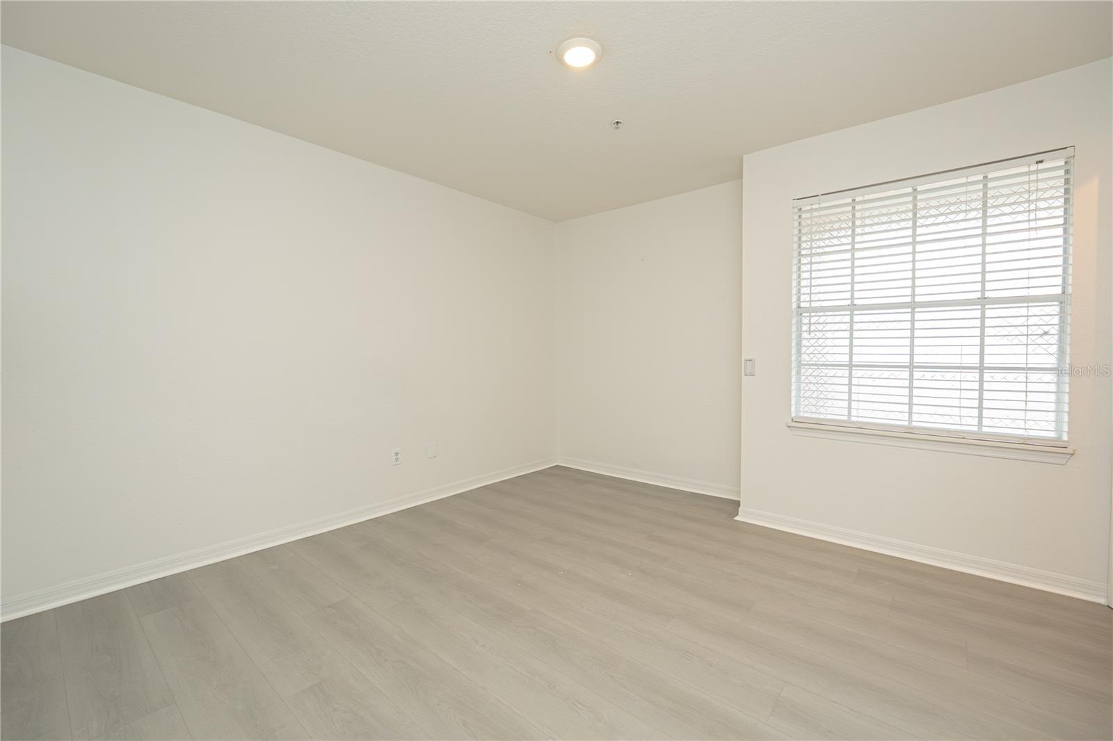 Image 12 of 13 For 7230 Westpointe Boulevard 1233
