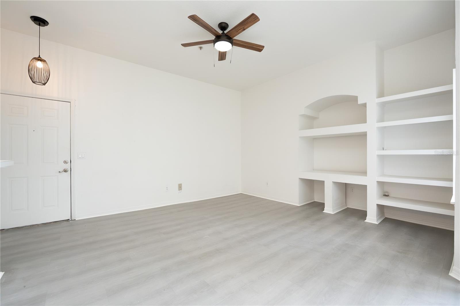 Image 4 of 13 For 7230 Westpointe Boulevard 1233