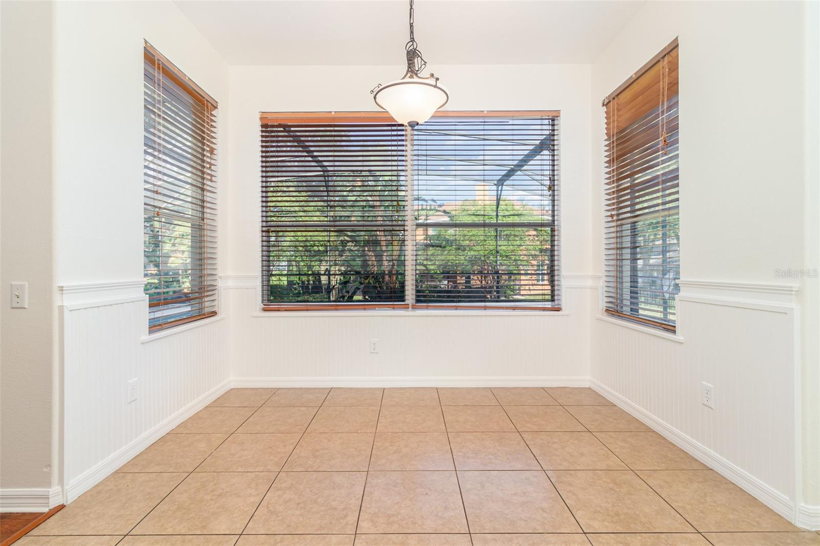 Image 5 of 26 For 880 Lancer Circle
