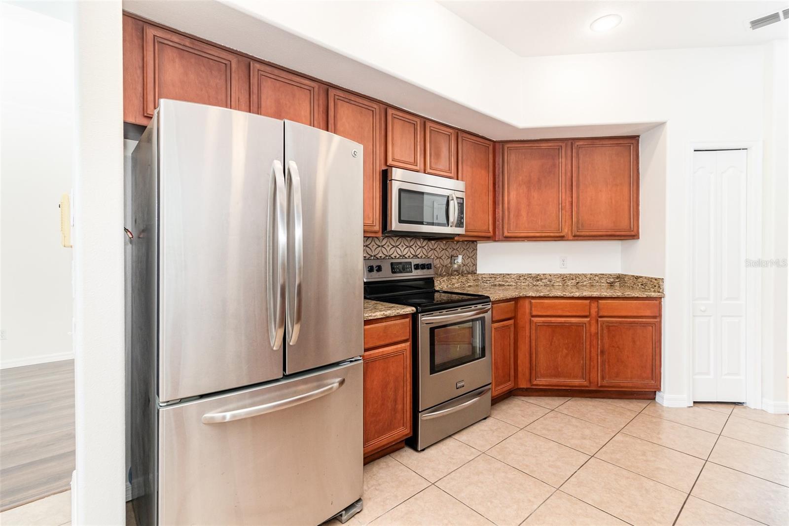 Image 9 of 26 For 880 Lancer Circle