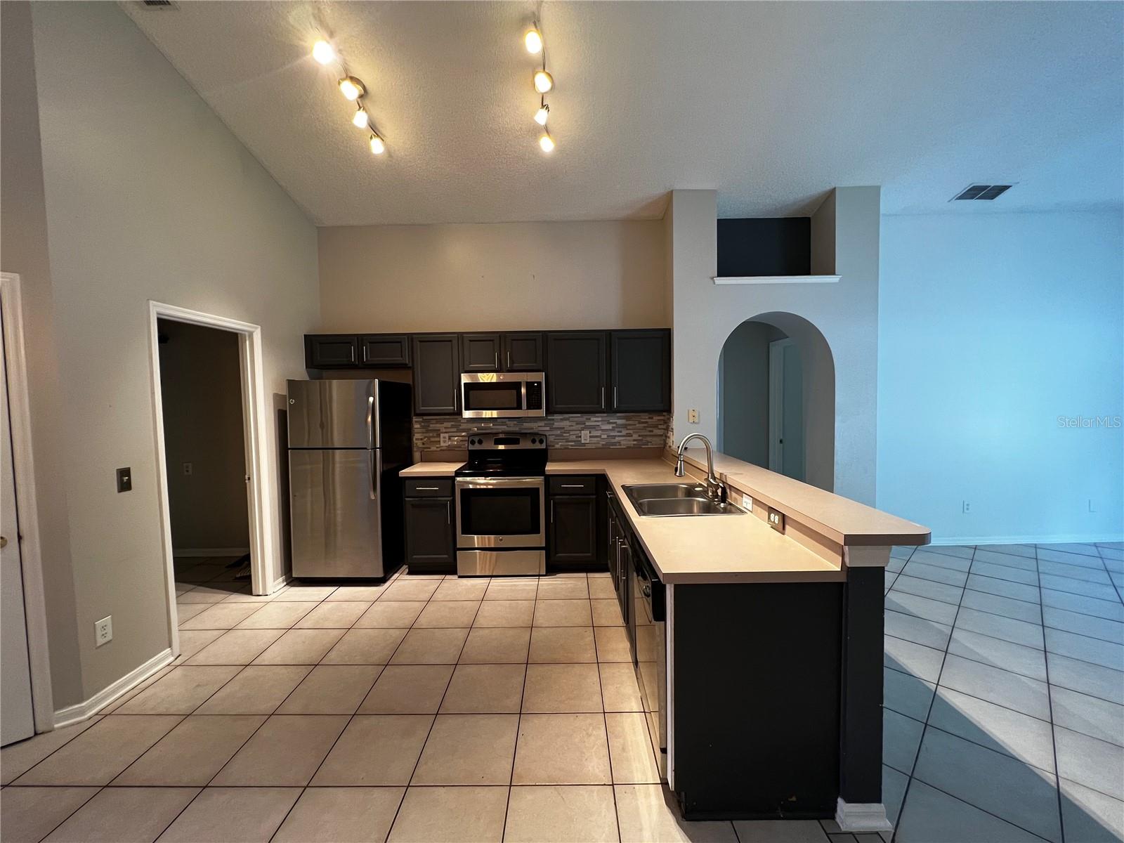 Image 3 of 18 For 2486 Shelby Circle