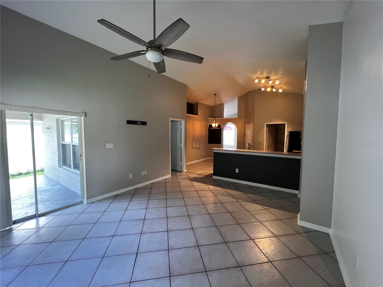 Image 4 of 18 For 2486 Shelby Circle