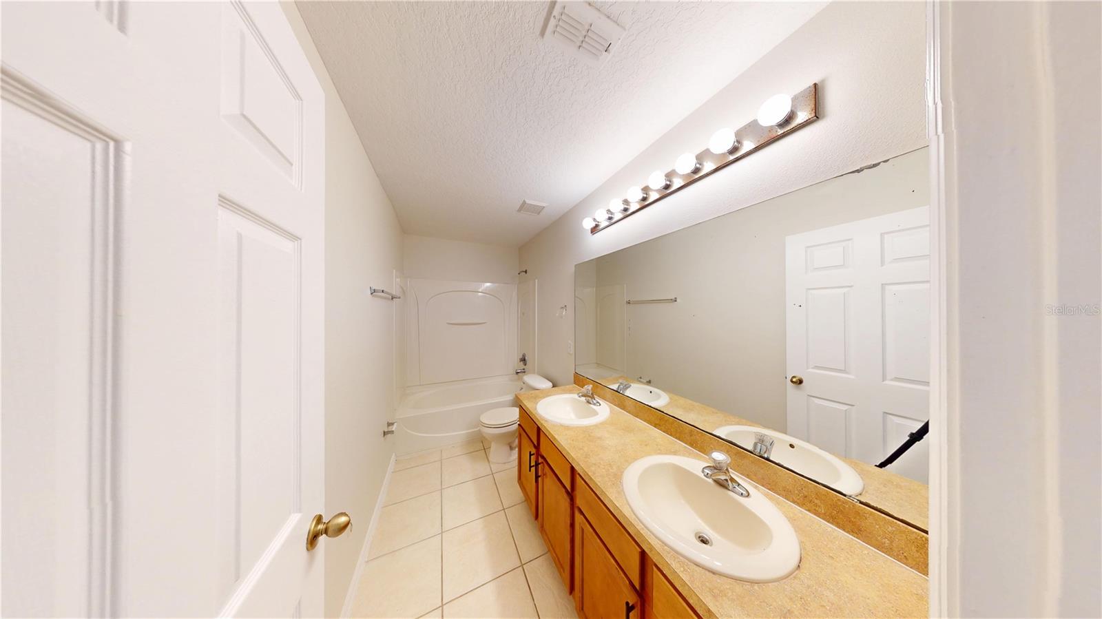 Image 22 of 25 For 3833 Klondike Place