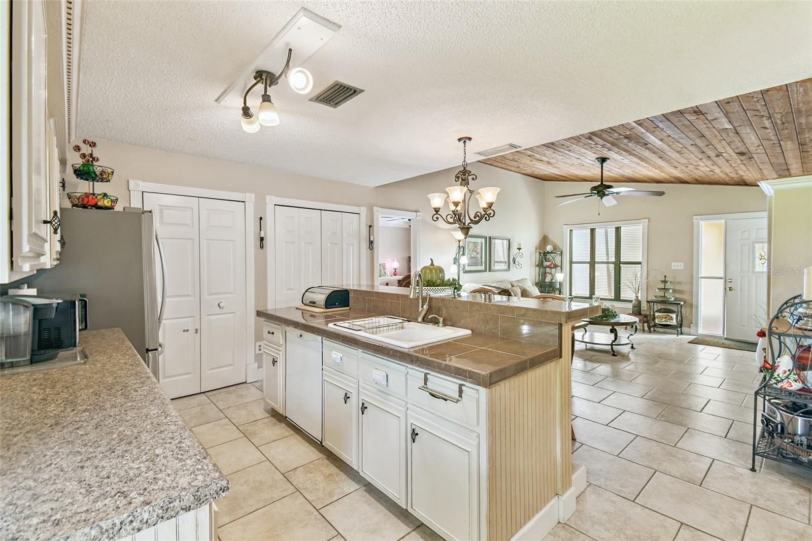 Image 23 of 64 For 3447 Trevino Circle