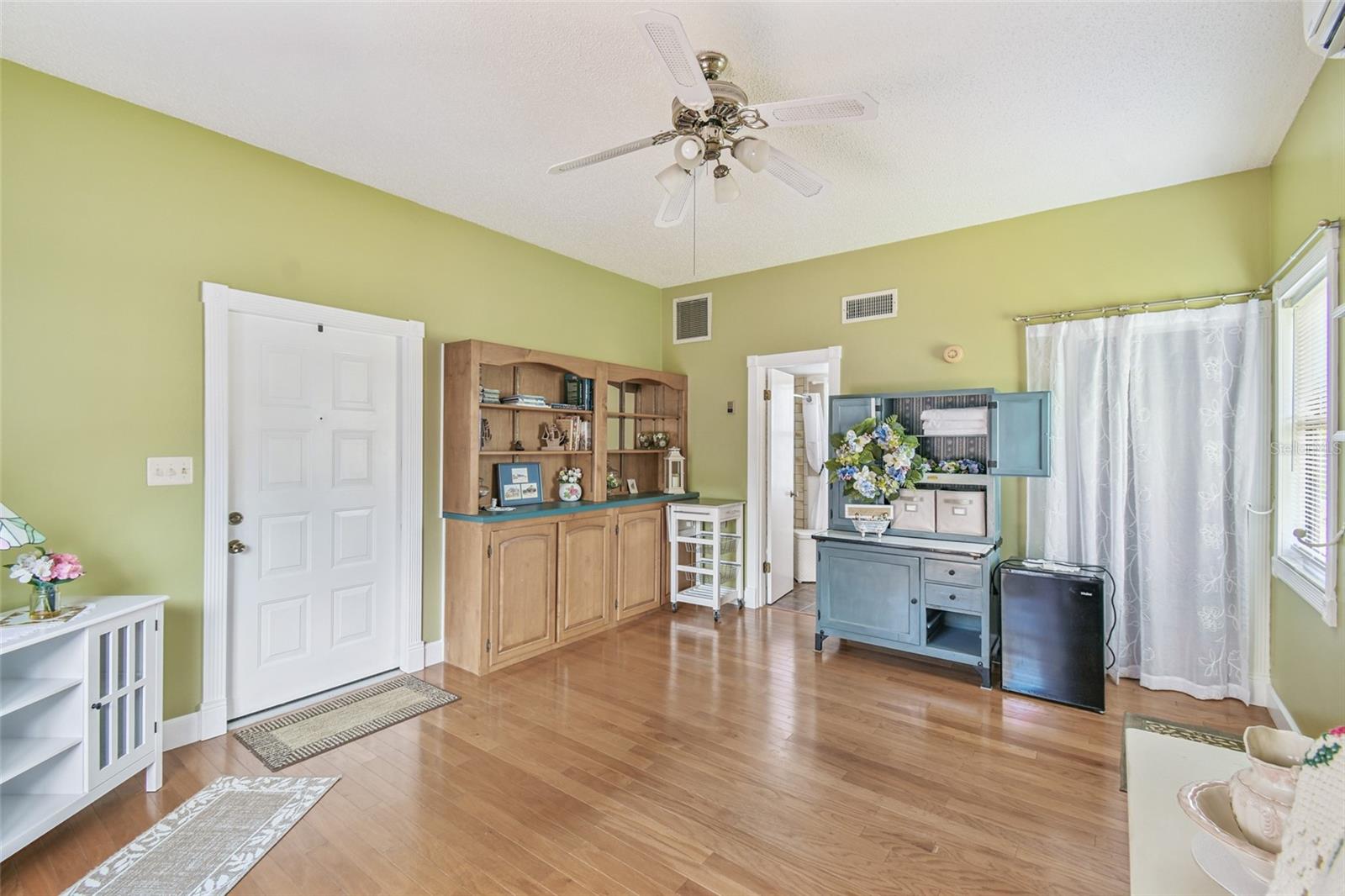 Image 6 of 64 For 3447 Trevino Circle
