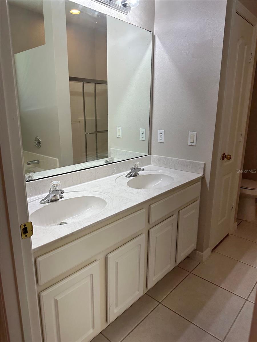 Image 12 of 20 For 10557 Moss Rose Way