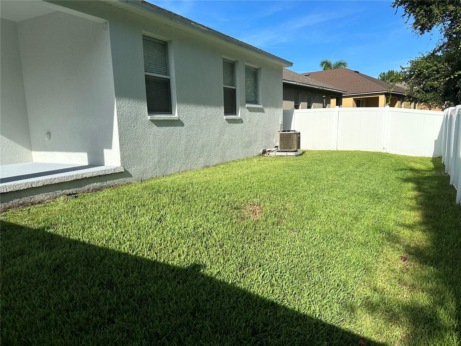 Image 4 of 20 For 10557 Moss Rose Way