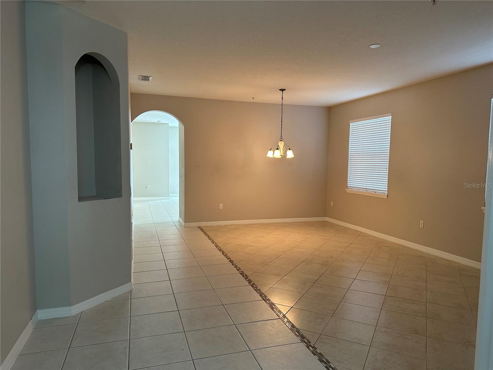Image 5 of 20 For 10557 Moss Rose Way