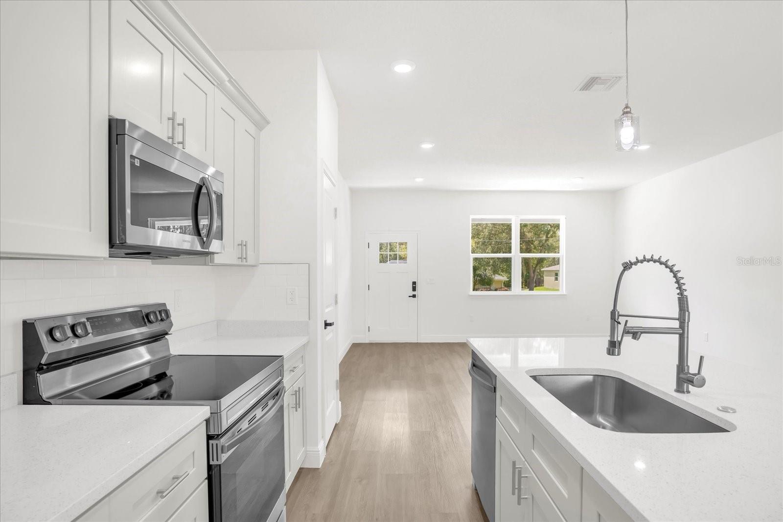 Image 10 of 57 For 99 Goldcoast Place