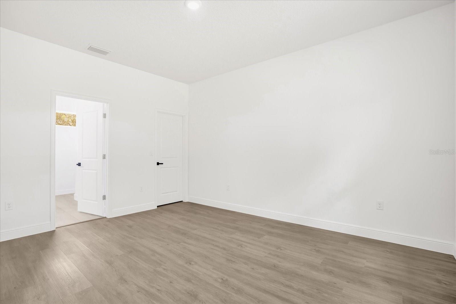 Image 12 of 57 For 99 Goldcoast Place