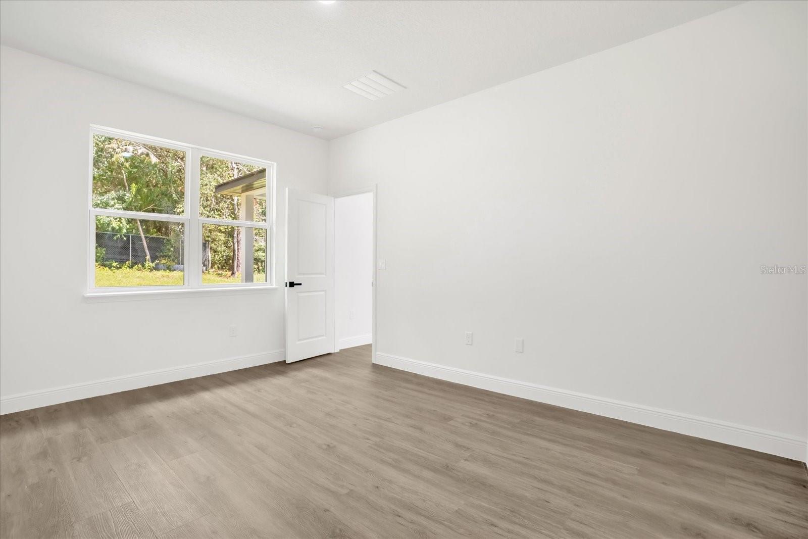 Image 13 of 57 For 99 Goldcoast Place