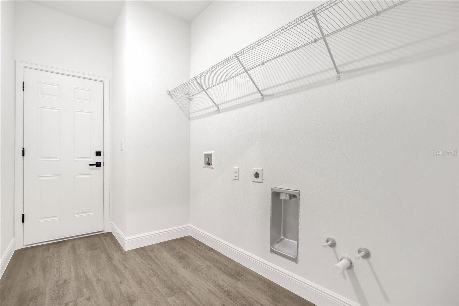 Image 35 of 57 For 99 Goldcoast Place