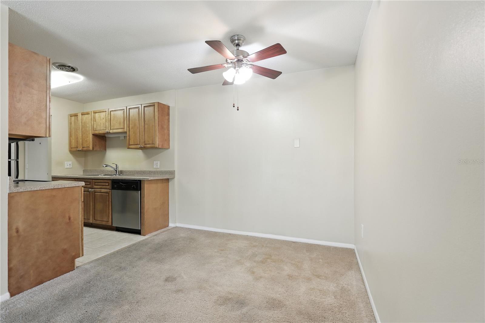 Image 10 of 27 For 1695 Lee Road C206