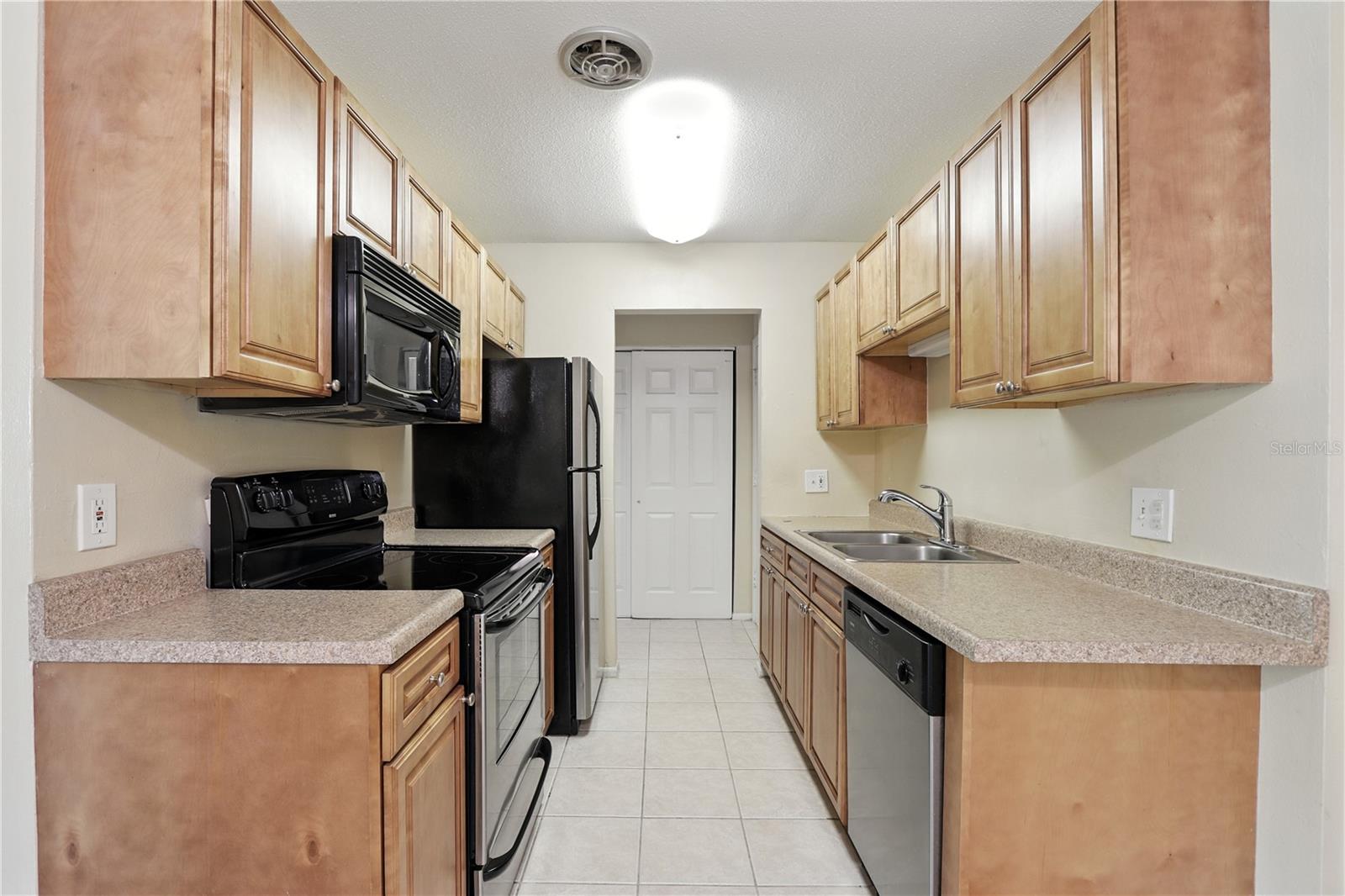 Image 7 of 27 For 1695 Lee Road C206