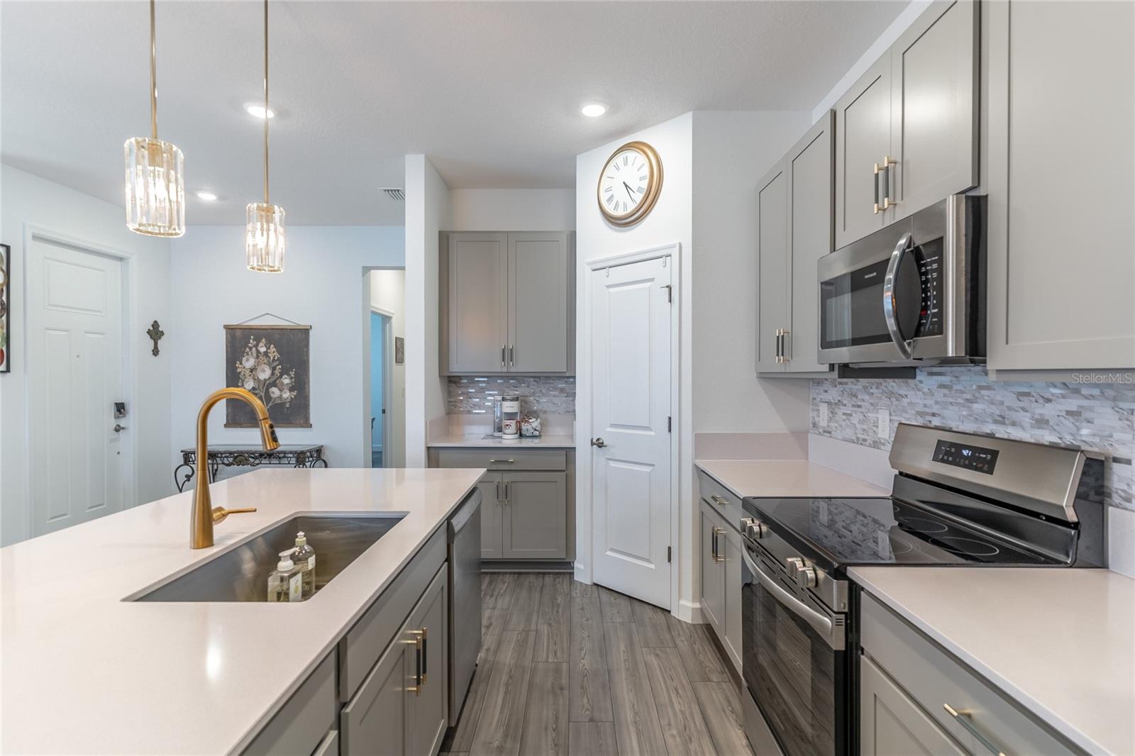 Image 18 of 41 For 2297 Cerulean Drive Nw