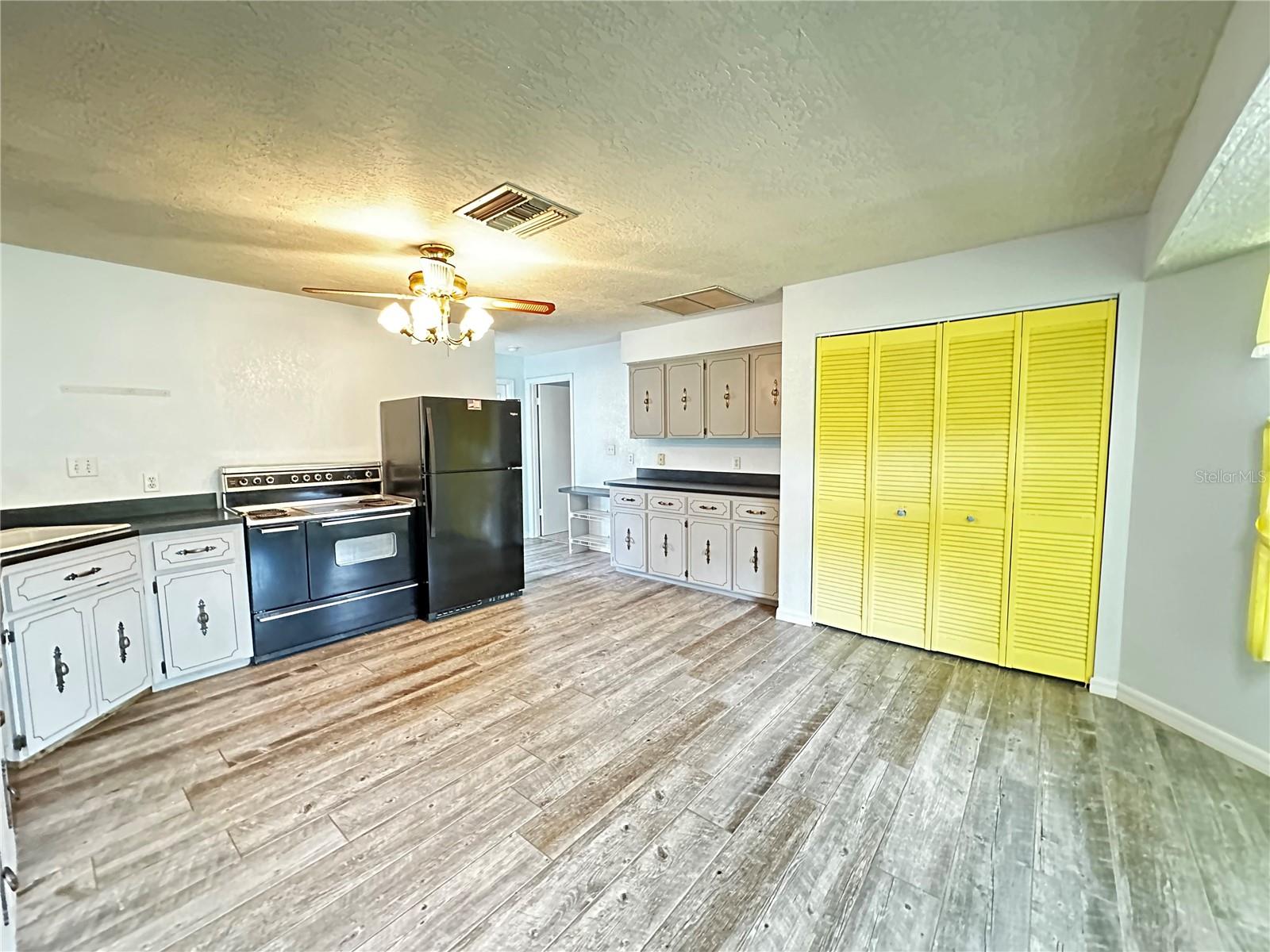 Image 8 of 26 For 3715 Canaveral Groves Boulevard