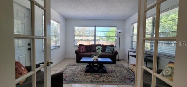 Listing photo id 2 for 8218 43rd Avenue W