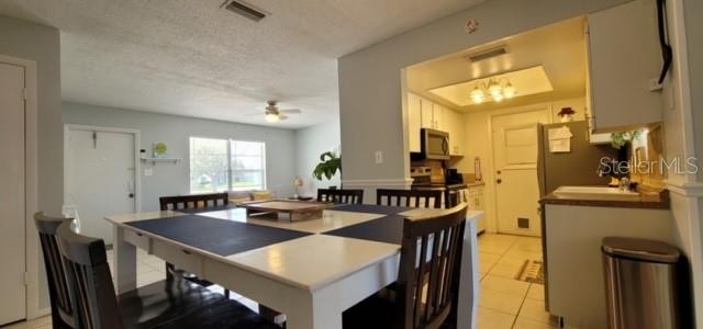 Listing photo id 3 for 8218 43rd Avenue W