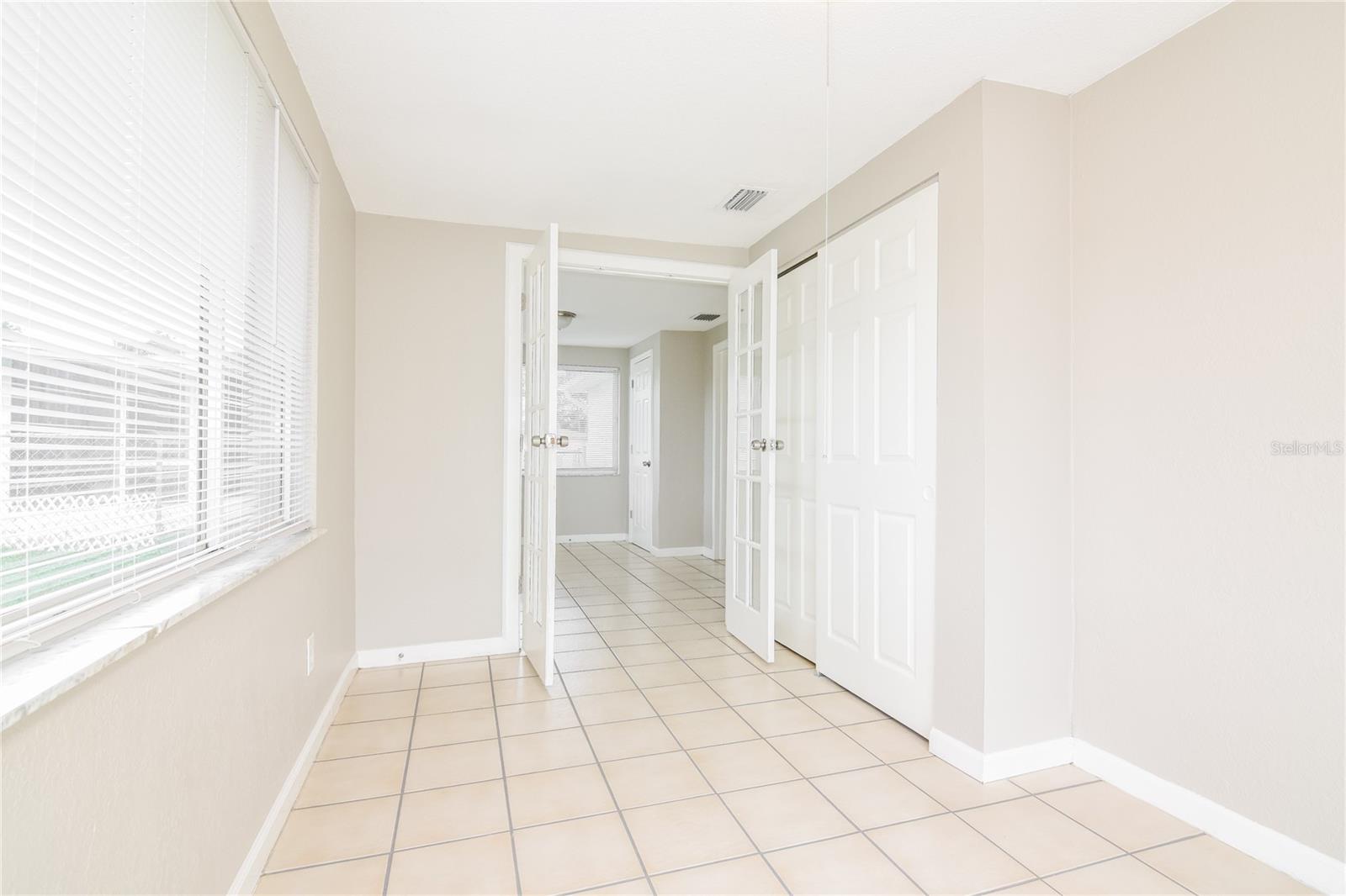 Image 9 of 16 For 10227 Glen Moor Lane