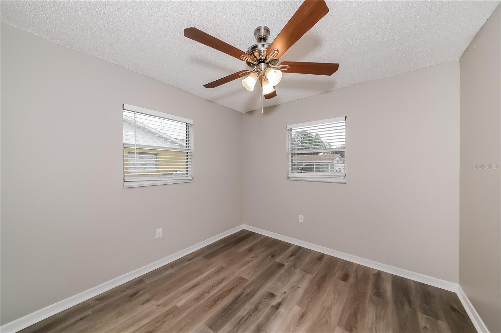 Image 10 of 16 For 812 65th Avenue Drive W