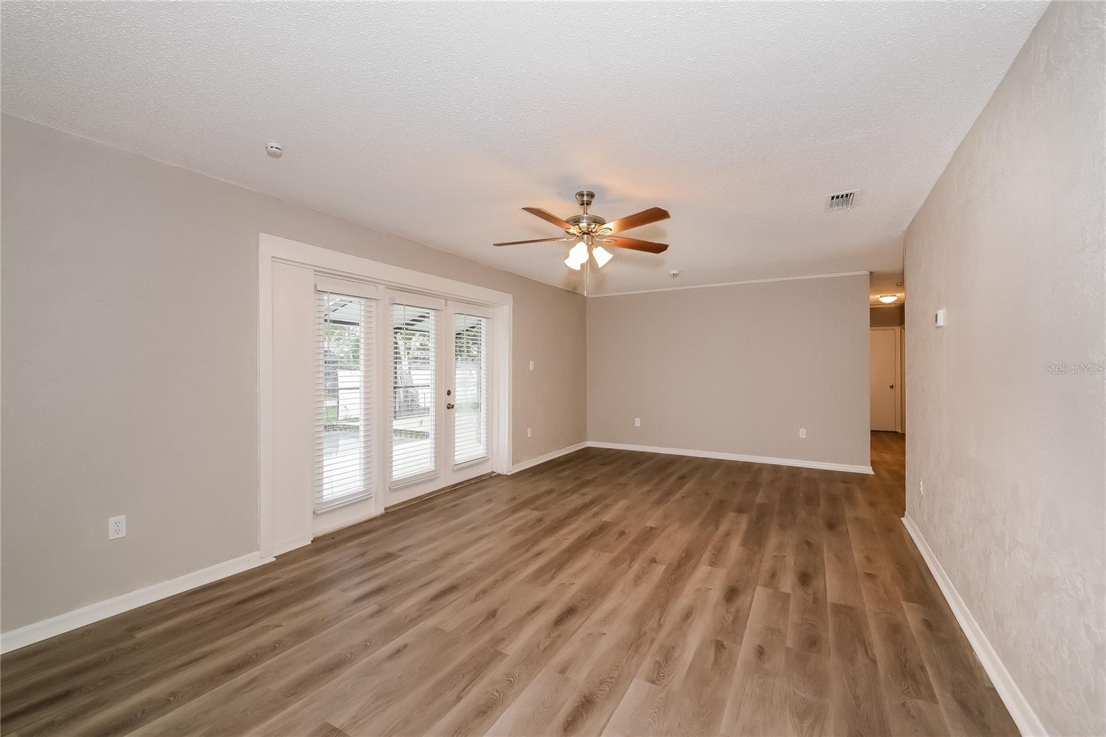 Image 2 of 16 For 812 65th Avenue Drive W