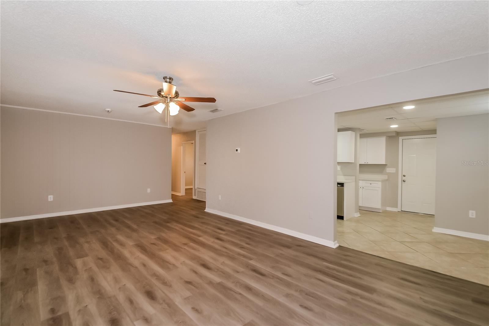 Image 3 of 16 For 812 65th Avenue Drive W
