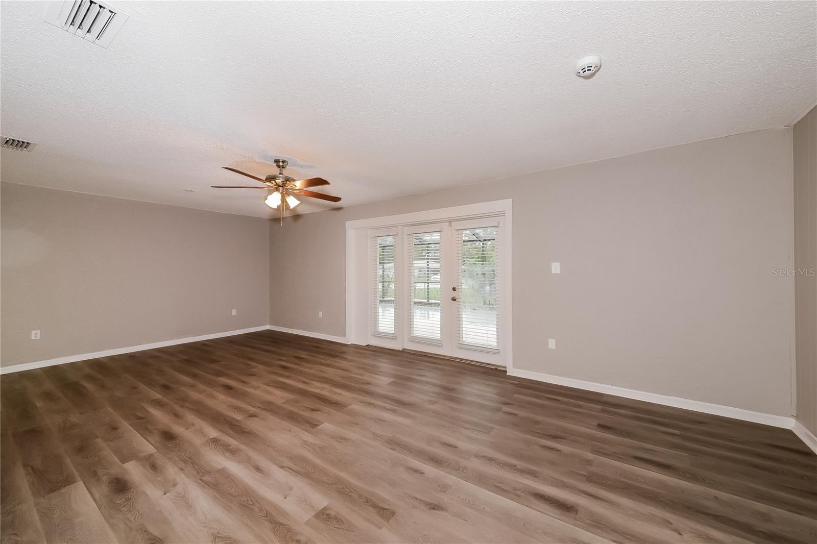 Image 4 of 16 For 812 65th Avenue Drive W