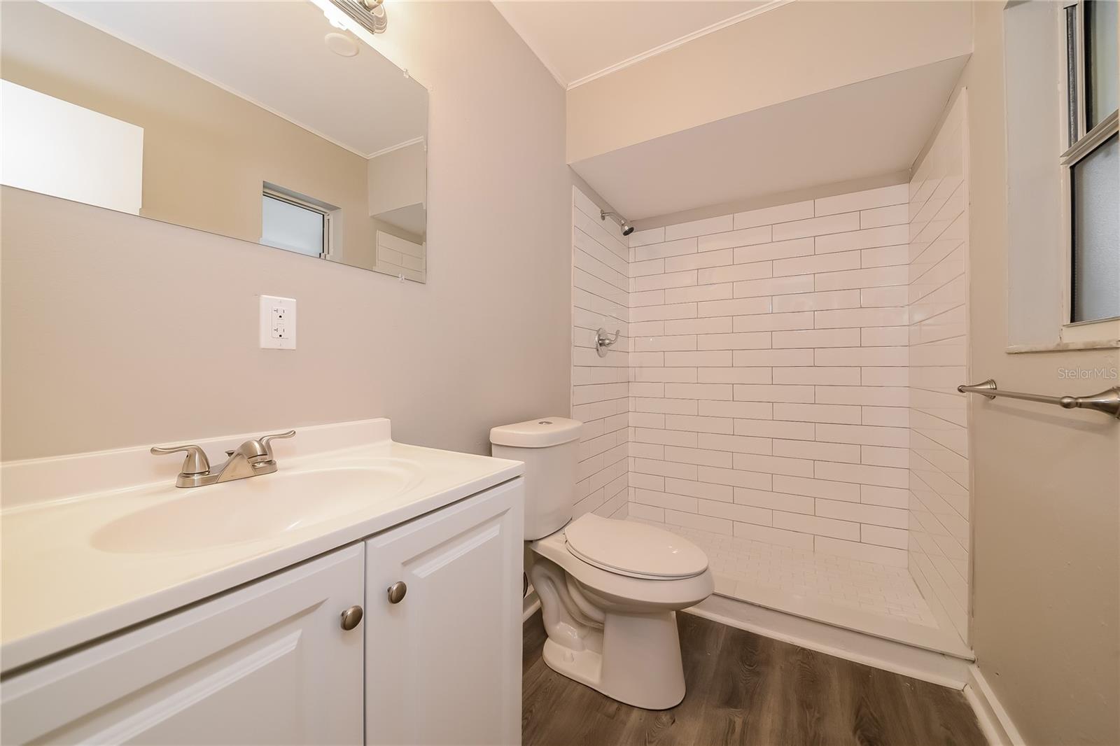 Image 9 of 16 For 812 65th Avenue Drive W