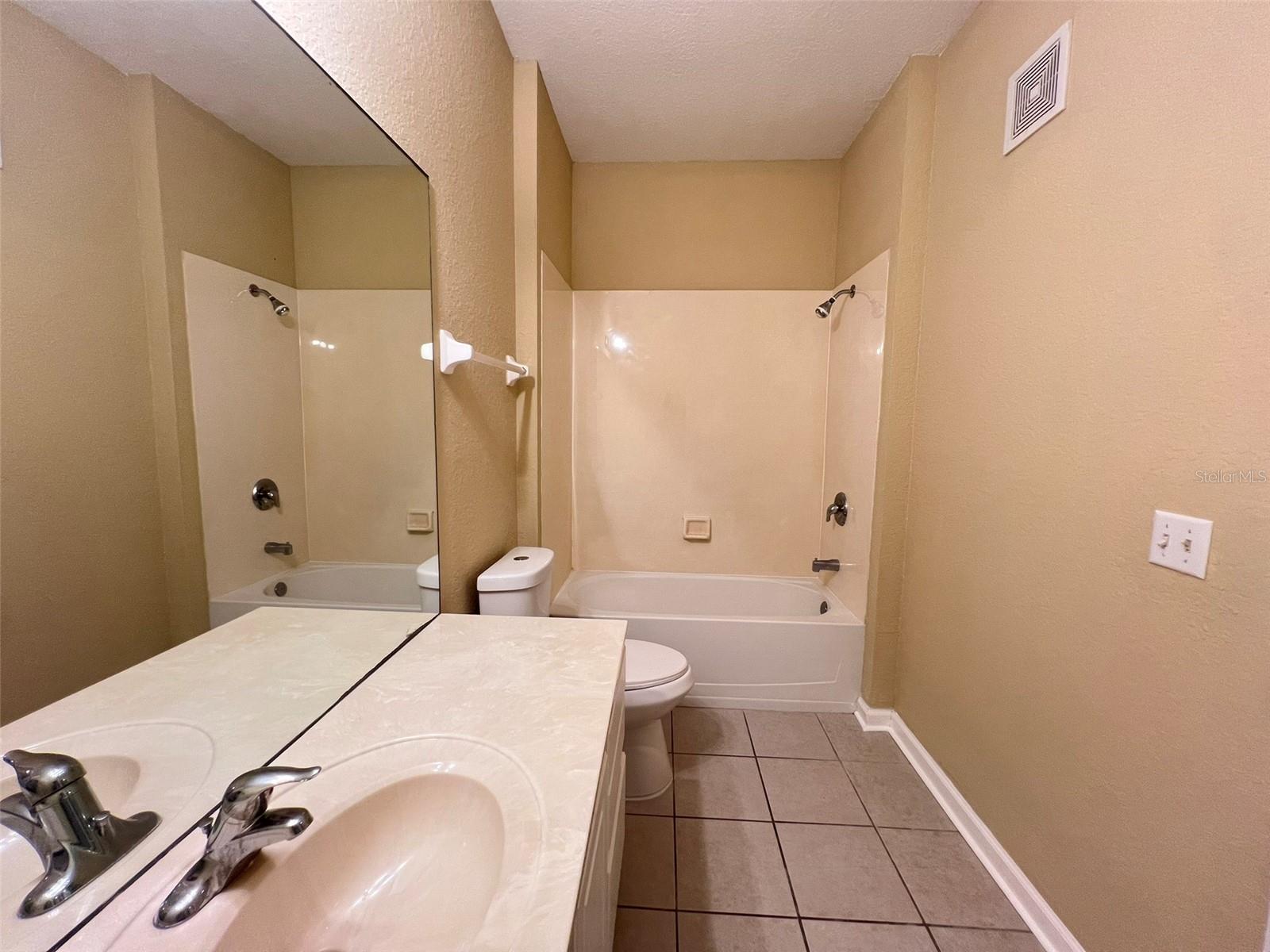 Image 16 of 27 For 6402 Cava Alta Drive 107