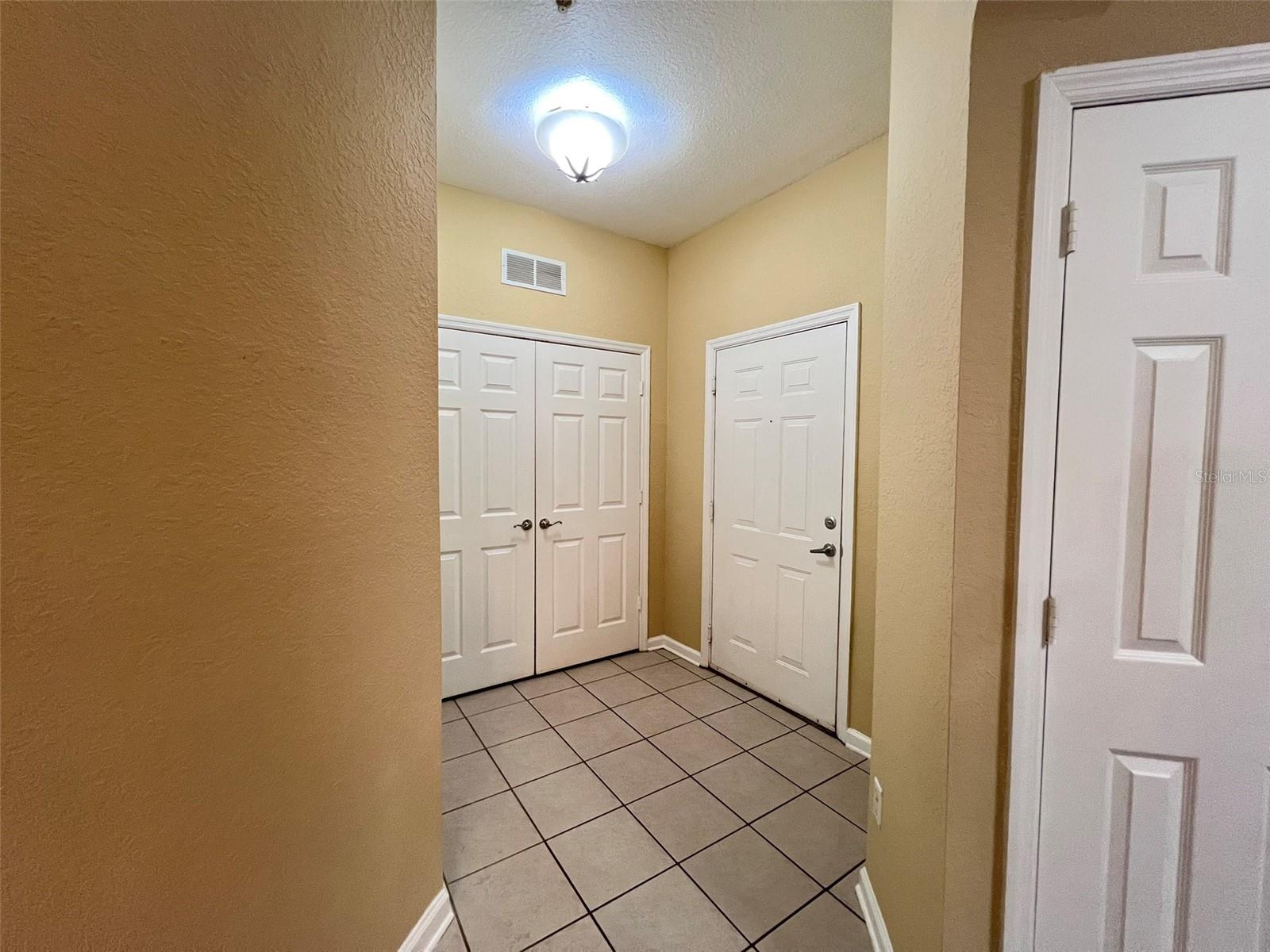 Image 5 of 27 For 6402 Cava Alta Drive 107