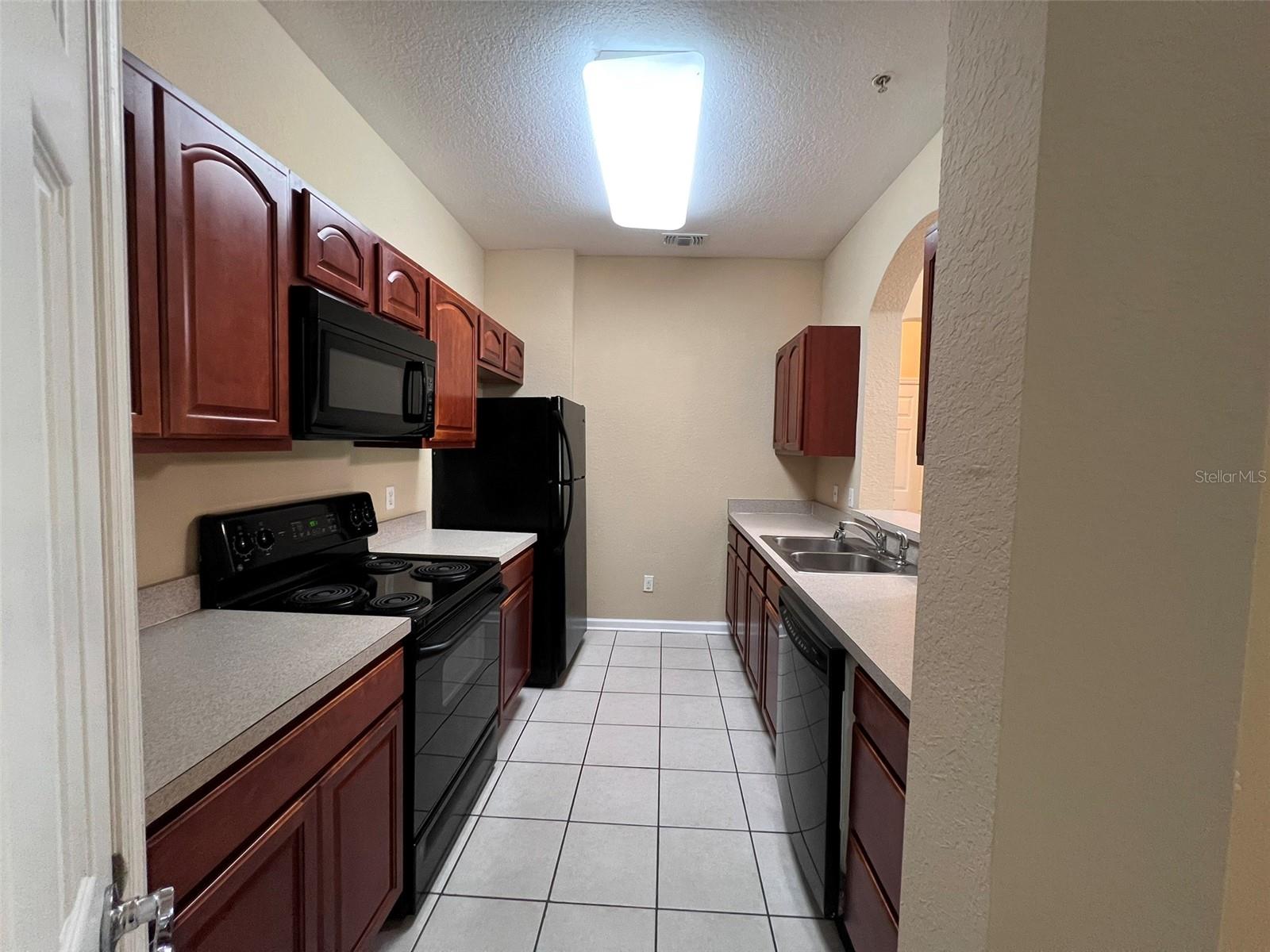 Image 6 of 27 For 6402 Cava Alta Drive 107