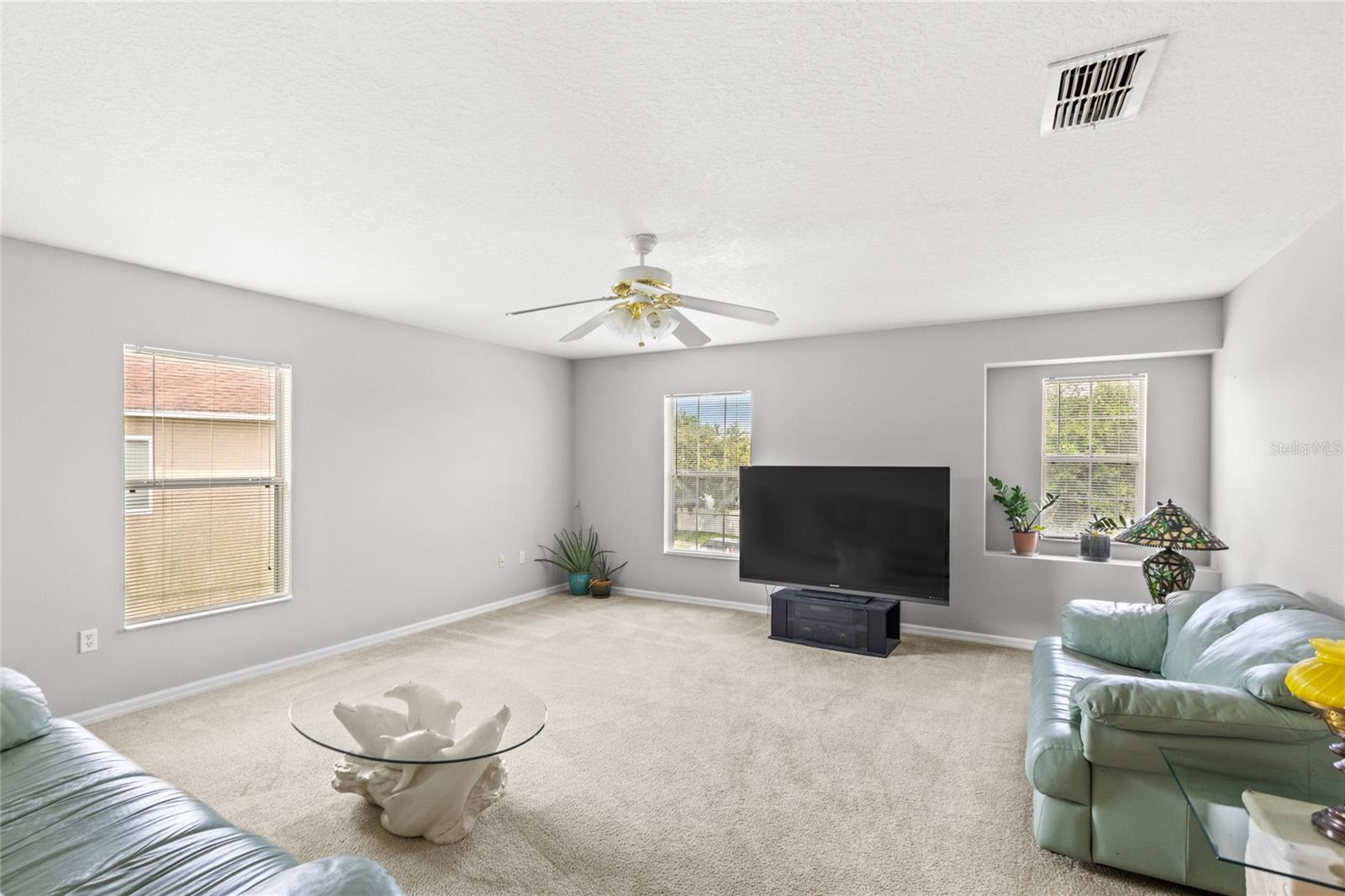 Image 14 of 36 For 10048 Stratford Pointe Avenue