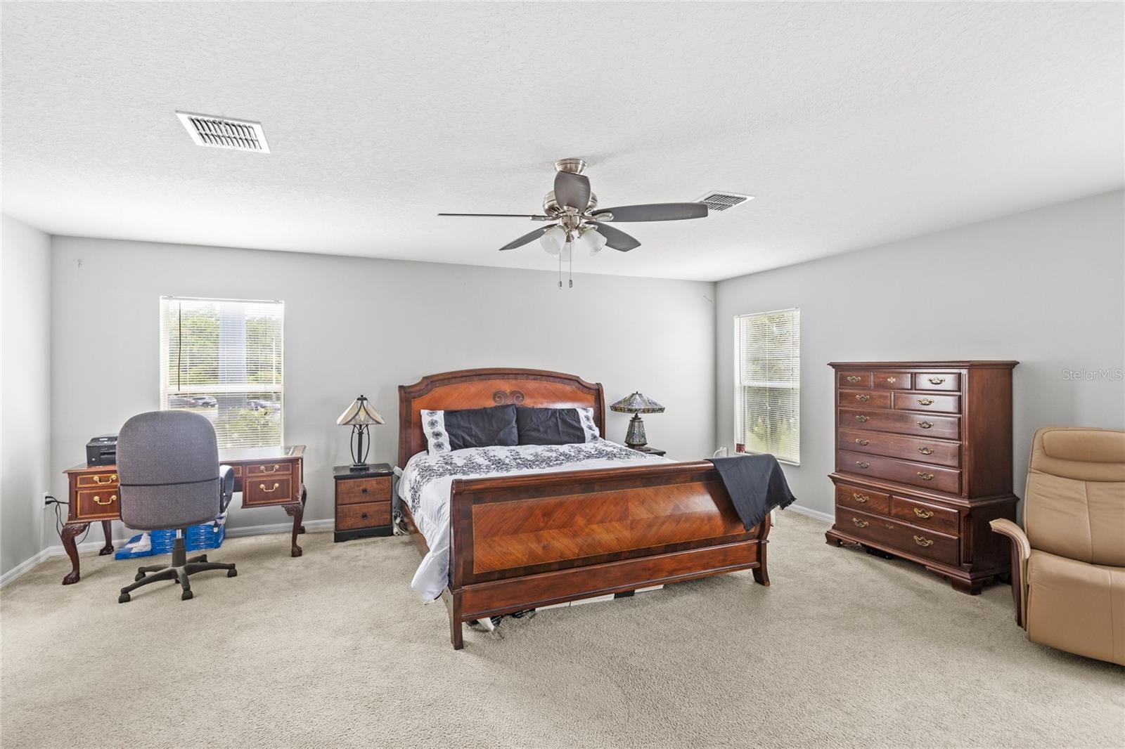 Image 17 of 36 For 10048 Stratford Pointe Avenue