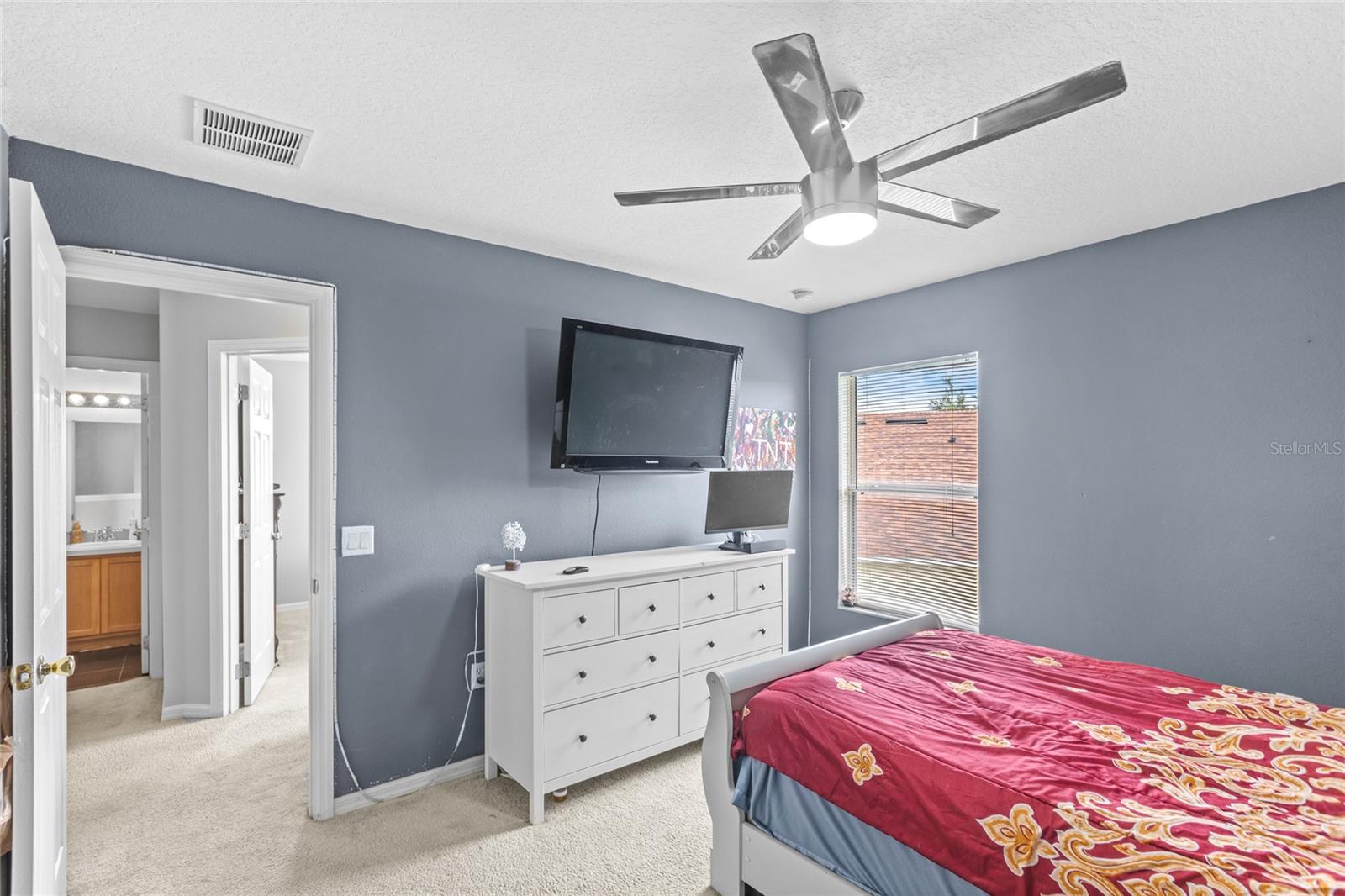 Image 22 of 36 For 10048 Stratford Pointe Avenue