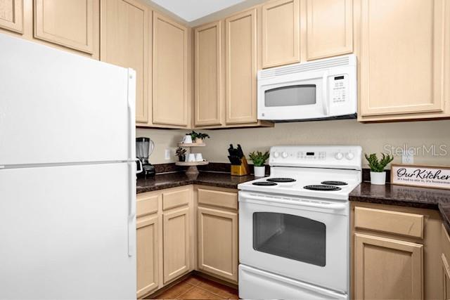 Image 6 of 32 For 14200 Avalon Road 406