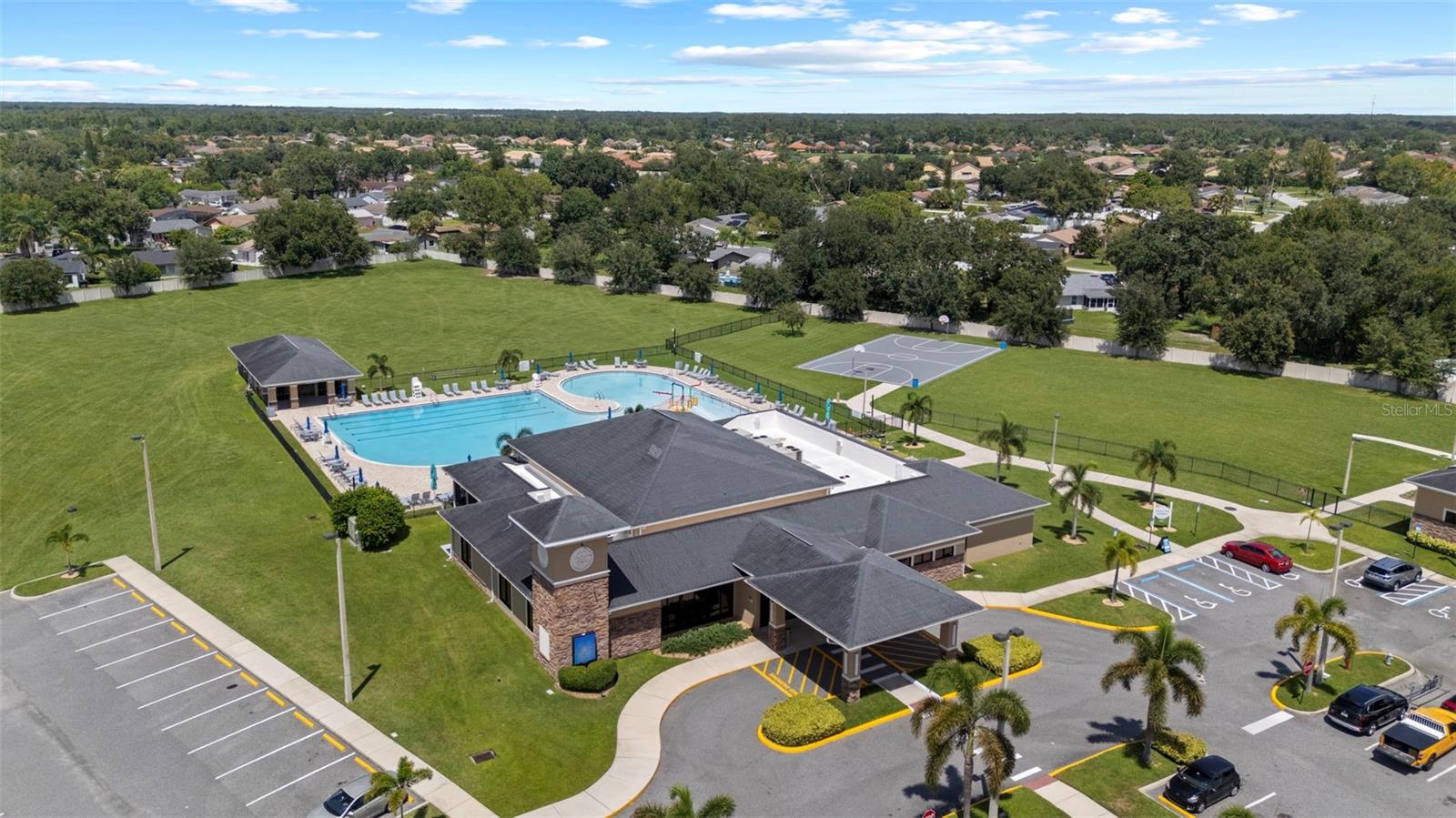 Image 15 of 19 For 607 Alafia Place
