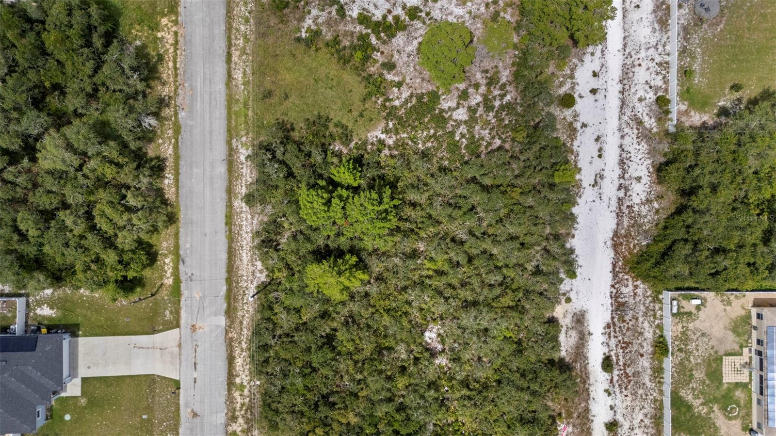 Image 4 of 19 For 607 Alafia Place