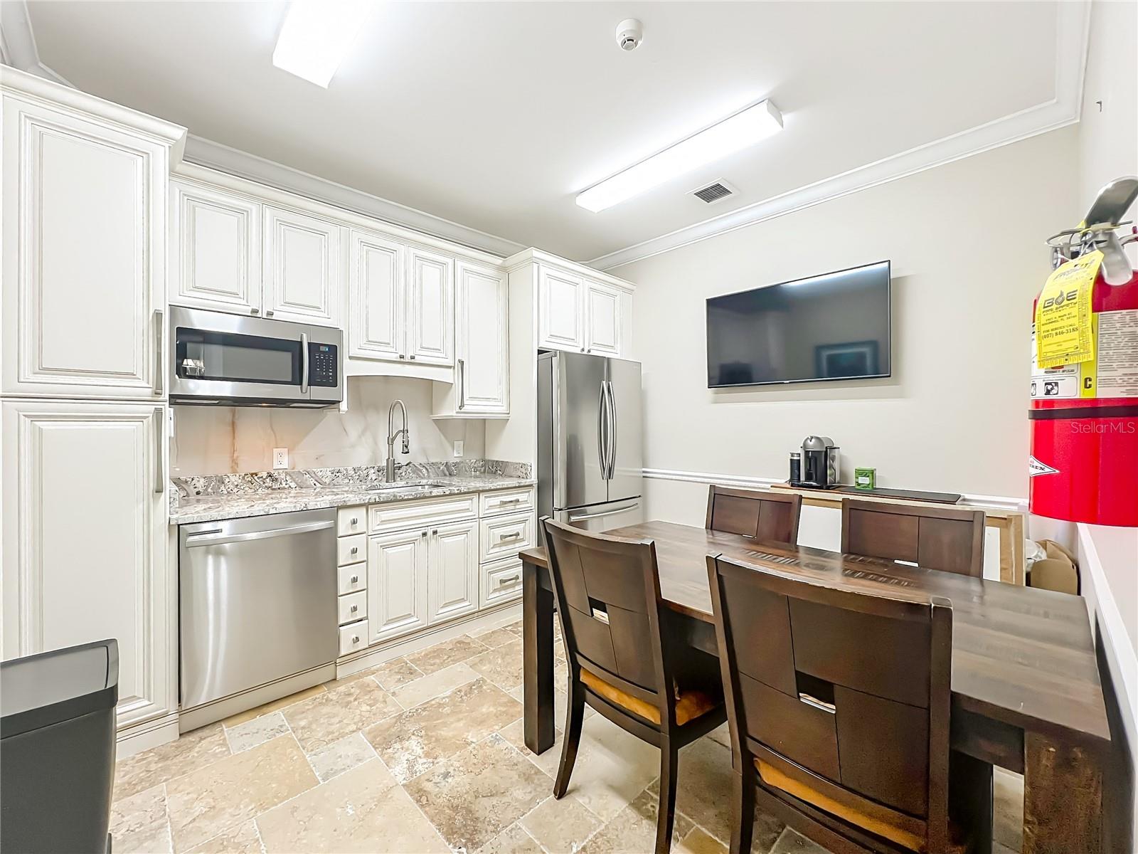 Image 10 of 52 For 4850 Holopaw Road