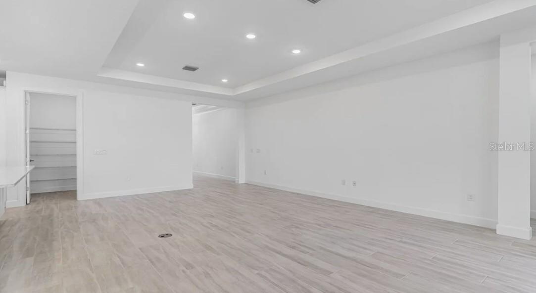 Image 12 of 34 For 899 Arbor Green Trail