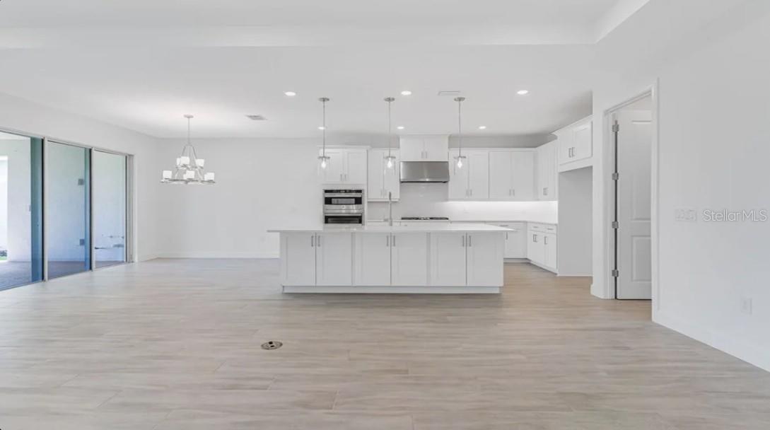 Image 16 of 34 For 899 Arbor Green Trail